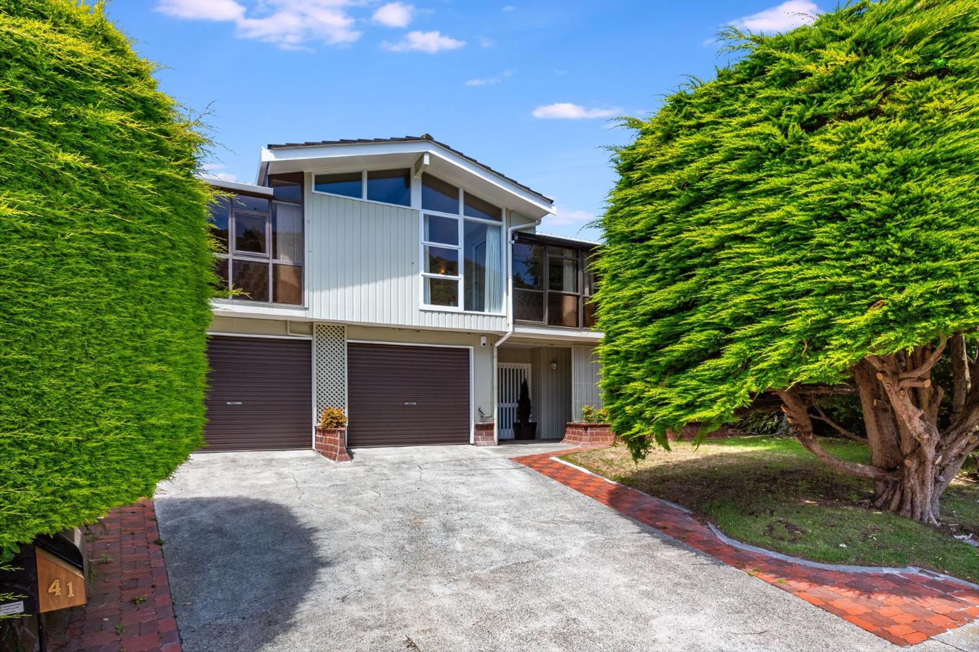 Retro 4 Bedroom Home, Warm And Welcoming, Quiet Location Porirua Eksteriør billede