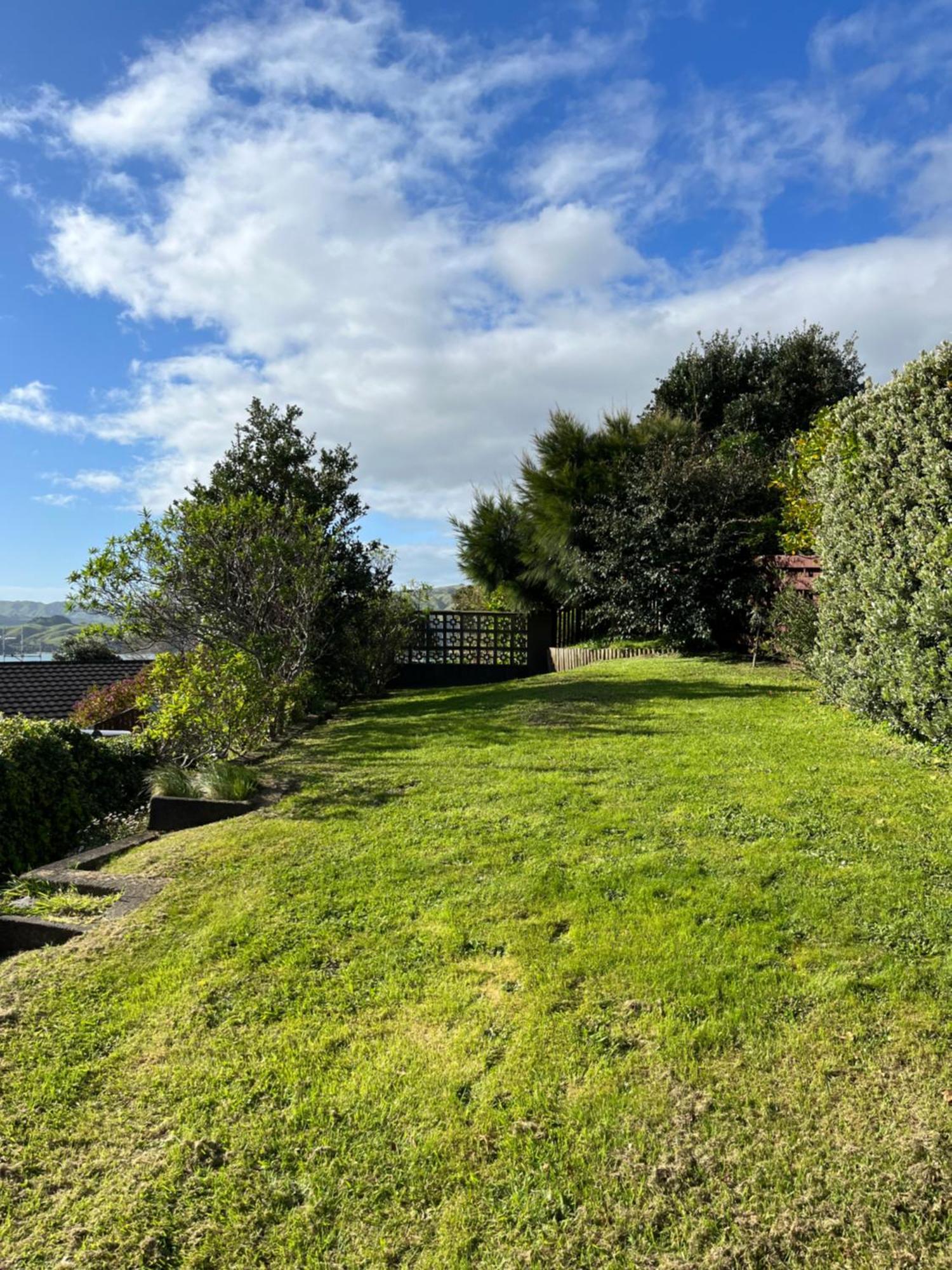 Retro 4 Bedroom Home, Warm And Welcoming, Quiet Location Porirua Eksteriør billede